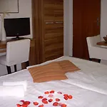 Pensión Rezidence Fami Deluxe Design 3*