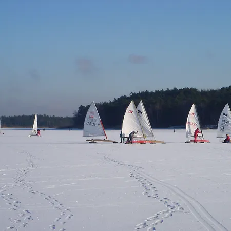 Rezidence Fami Deluxe Design 招待所 3*